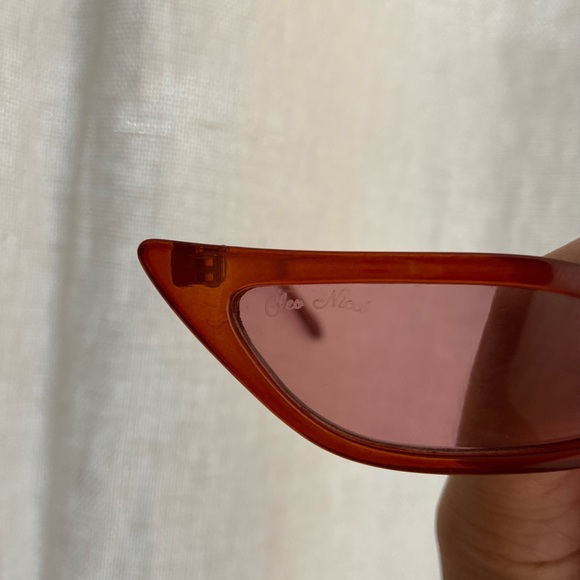 Cleo Nicci Cat-Eyes 90s Sunglasses In Dark Red - Picture 6 of 9